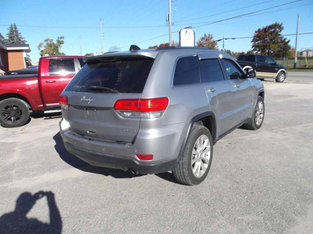 2017 Jeep Grand Cherokee AWD LIMITED Photo4