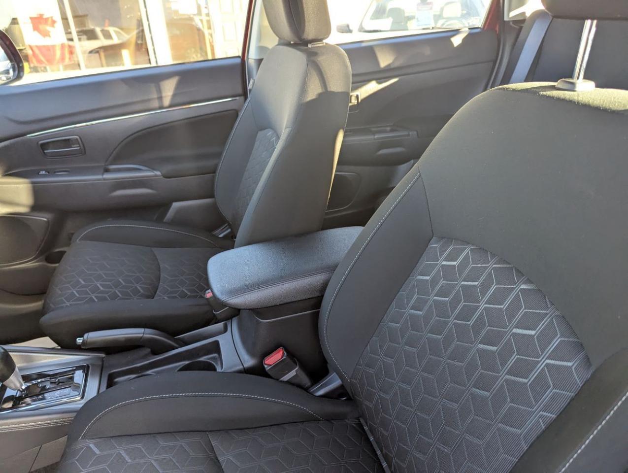 2022 Mitsubishi RVR ES  DON'T PAY FOR 6 MONTHS OAC!! Photo