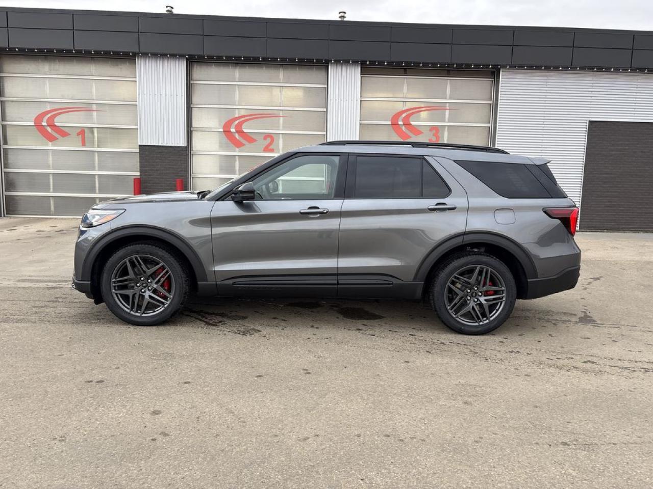 2026 Ford Explorer ST 400A Photo3