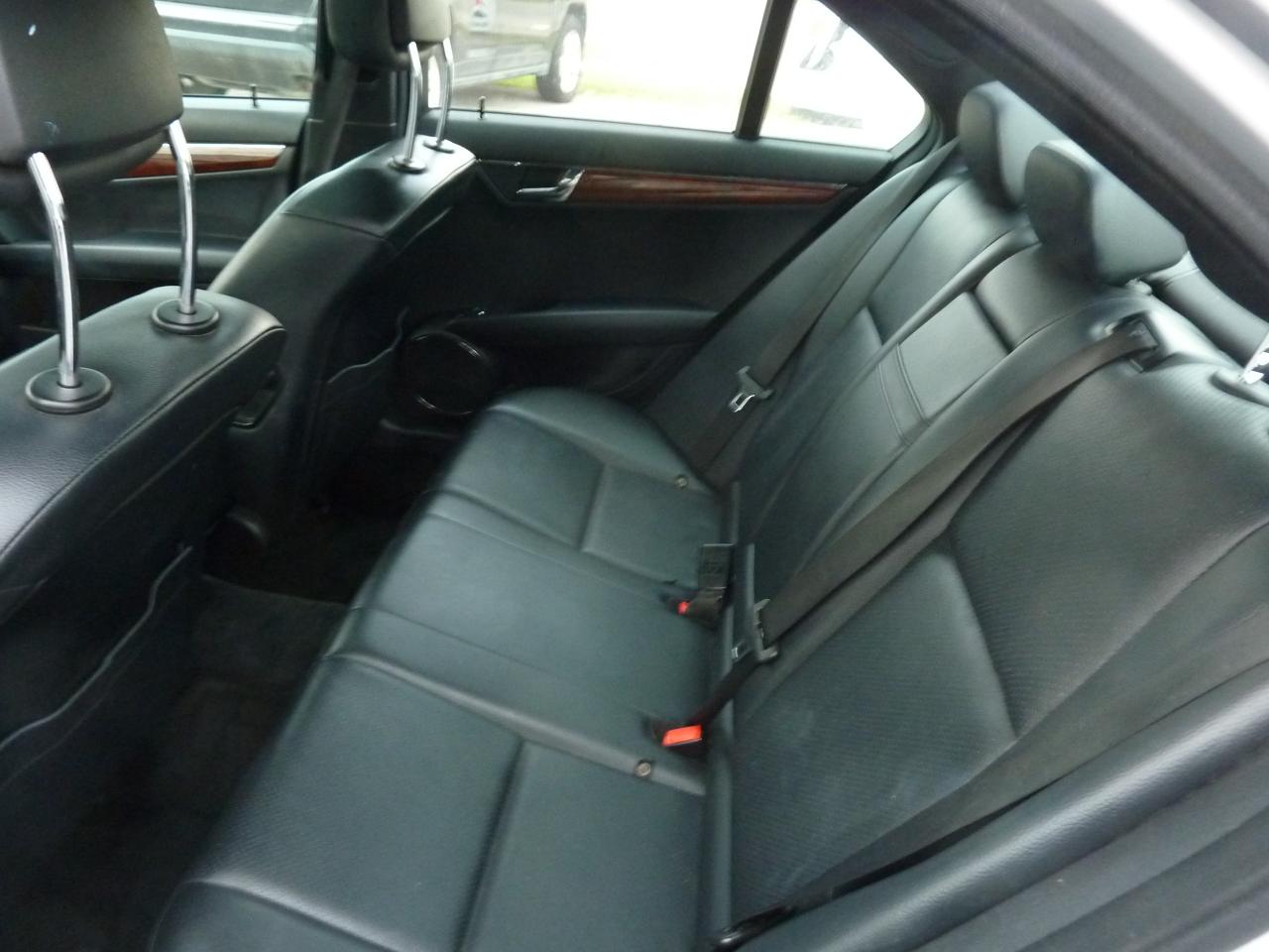 2009 Mercedes-Benz C-Class 3.0L - Photo #9