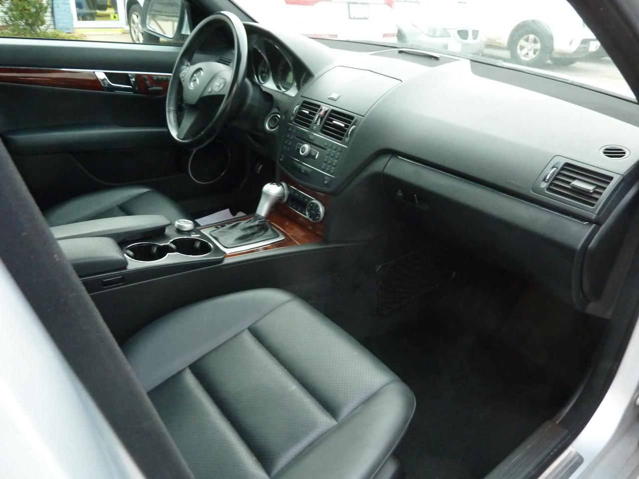 2009 Mercedes-Benz C-Class 3.0L - Photo #14