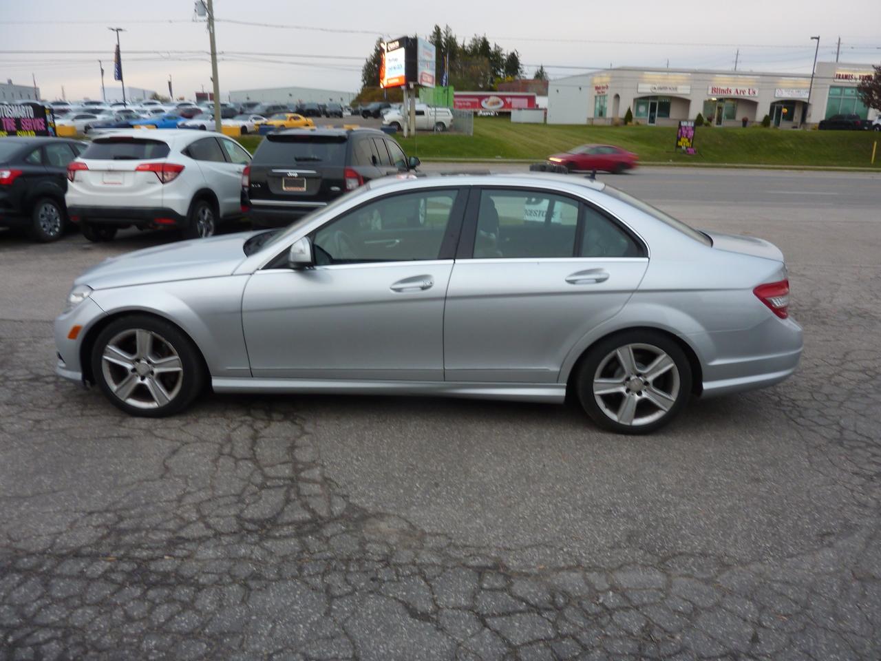 2009 Mercedes-Benz C-Class 3.0L - Photo #8