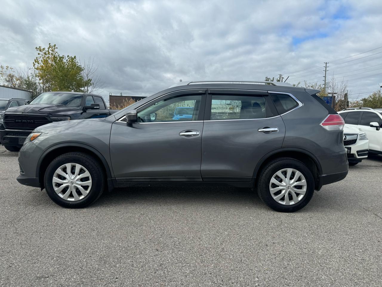 2014 Nissan Rogue S Photo