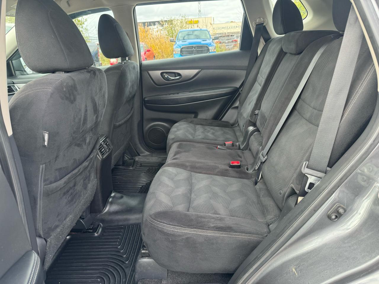 2014 Nissan Rogue S - Photo #11