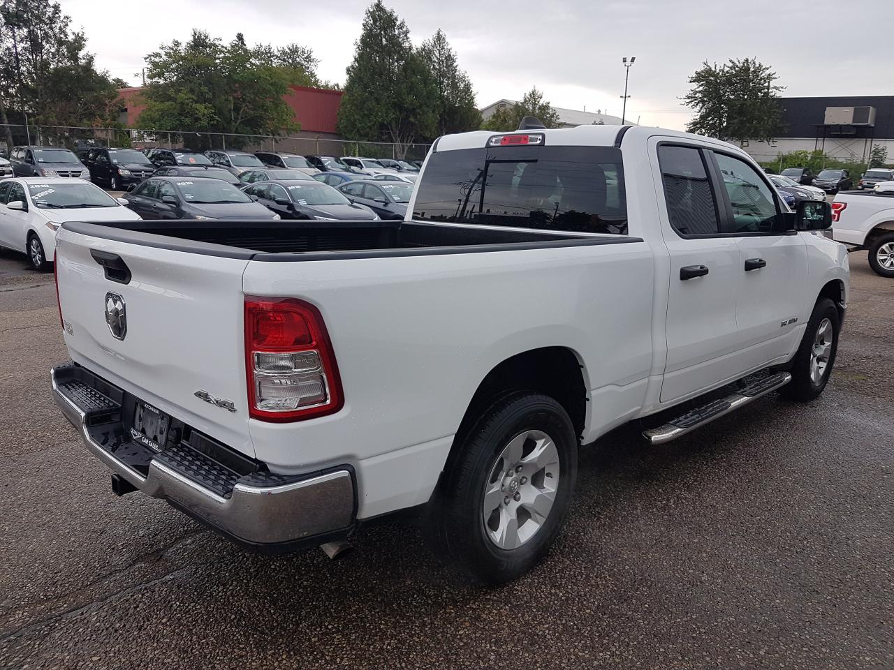 2020 RAM 1500 Quad Cab 4x4 Photo4