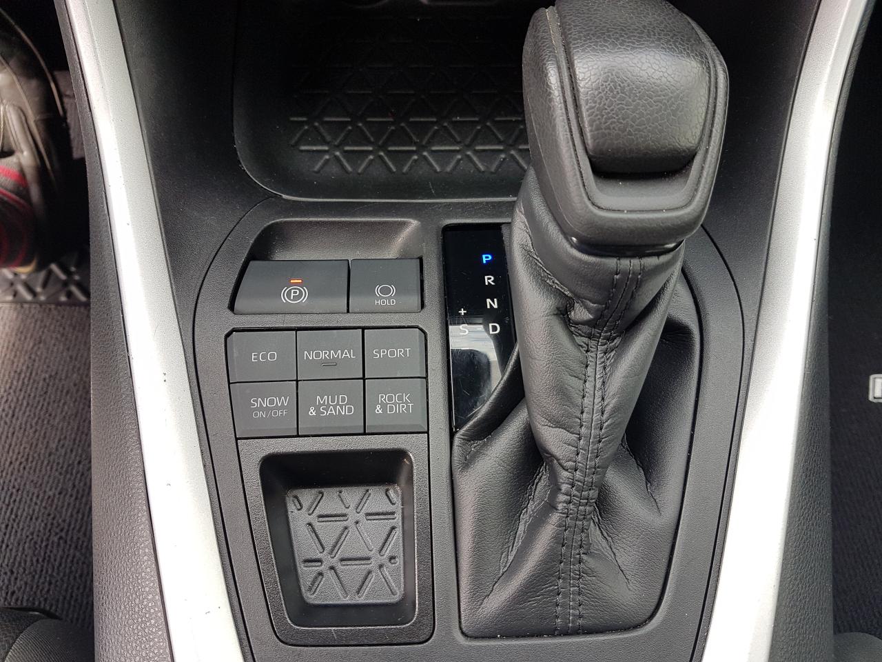 2022 Toyota RAV4 LE AWD *HEATED SEATS* Photo