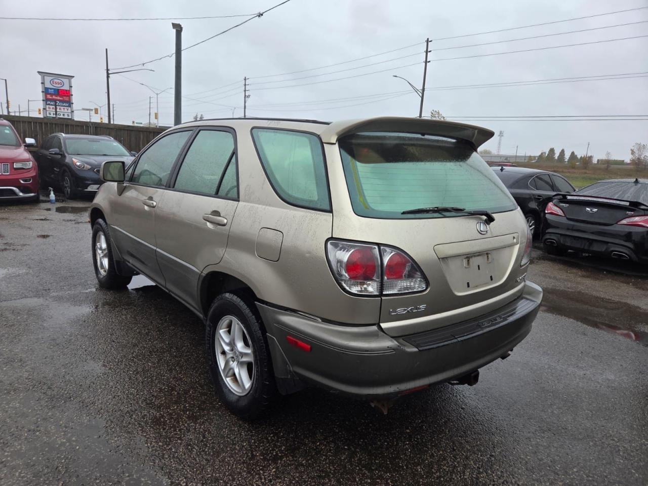 2001 Lexus RX 300 LUXURY, LEATHER, LOADED, GREAT SHAPE, AS IS Photo2