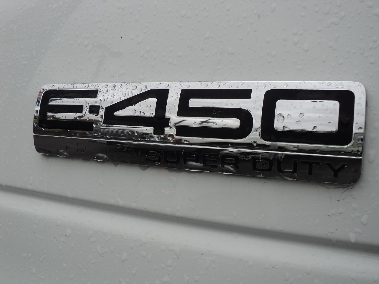 2024 Ford E-Series Cutaway E-450 CubeVan 7.3L8cylGas DRW 176"WB 2500lbs Lift - Photo #22