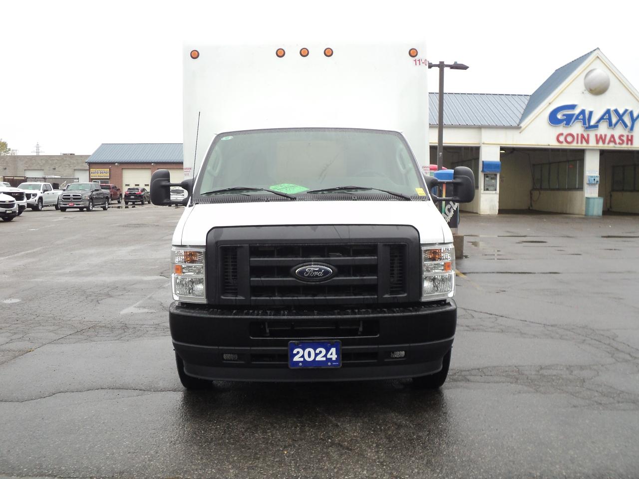 2024 Ford E-Series Cutaway E-450 CubeVan 7.3L8cylGas DRW 176"WB 2500lbs Lift Photo2