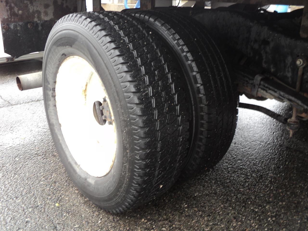 2024 Ford E-Series Cutaway E-450 CubeVan 7.3L8cylGas DRW 176"WB 2500lbs Lift - Photo #32