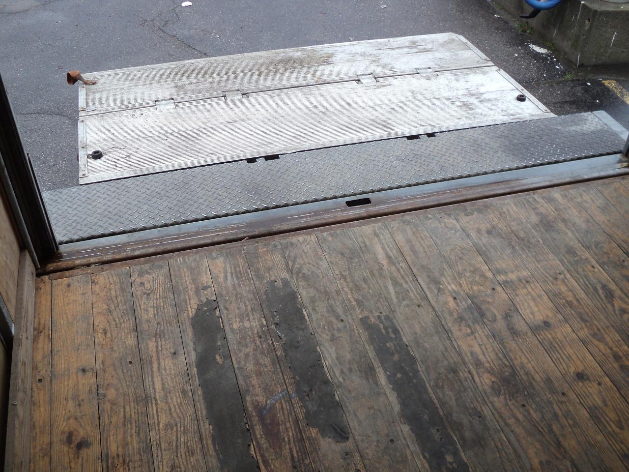 2024 Ford E-Series Cutaway E-450 CubeVan 7.3L8cylGas DRW 176"WB 2500lbs Lift - Photo #26