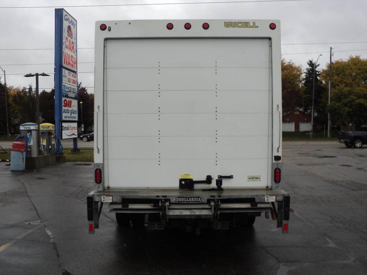 2024 Ford E-Series Cutaway E-450 CubeVan 7.3L8cylGas DRW 176"WB 2500lbs Lift - Photo #6