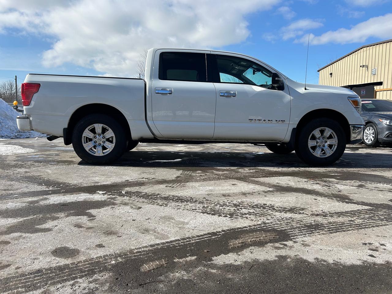 2019 Nissan Titan SV Photo