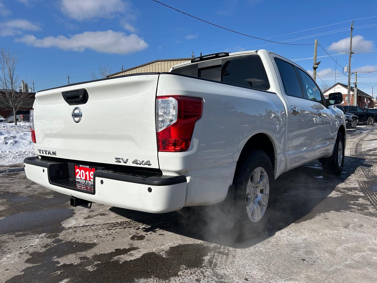 2019 Nissan Titan SV Photo4