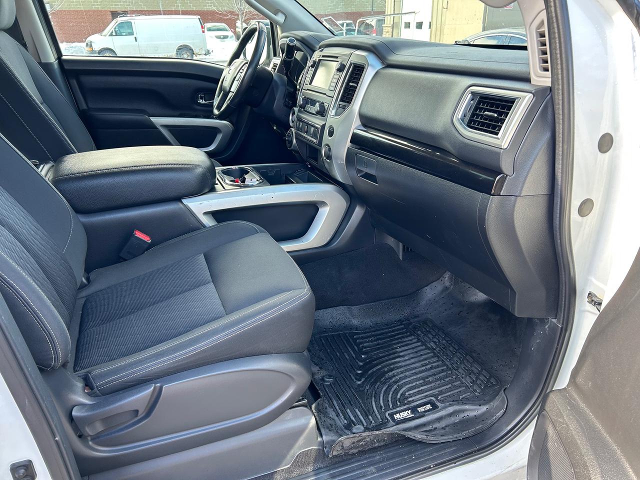 2019 Nissan Titan SV Photo