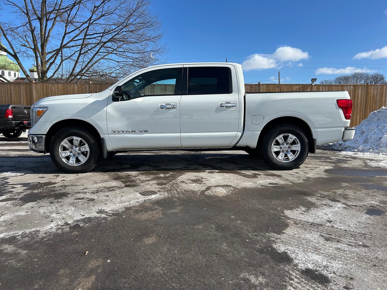 2019 Nissan Titan SV Photo