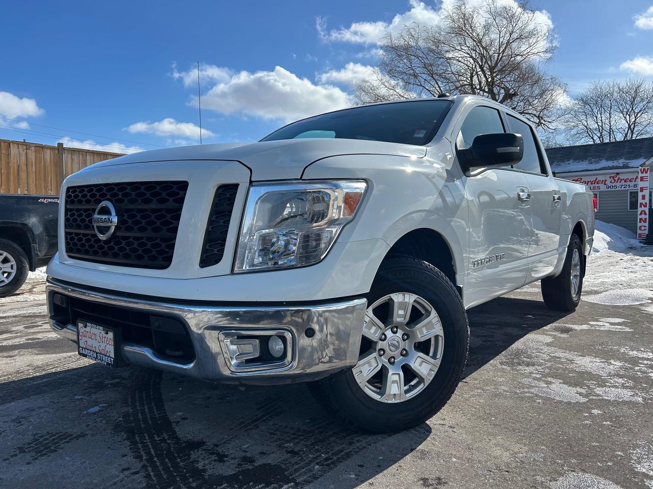 2019 Nissan Titan SV Photo0