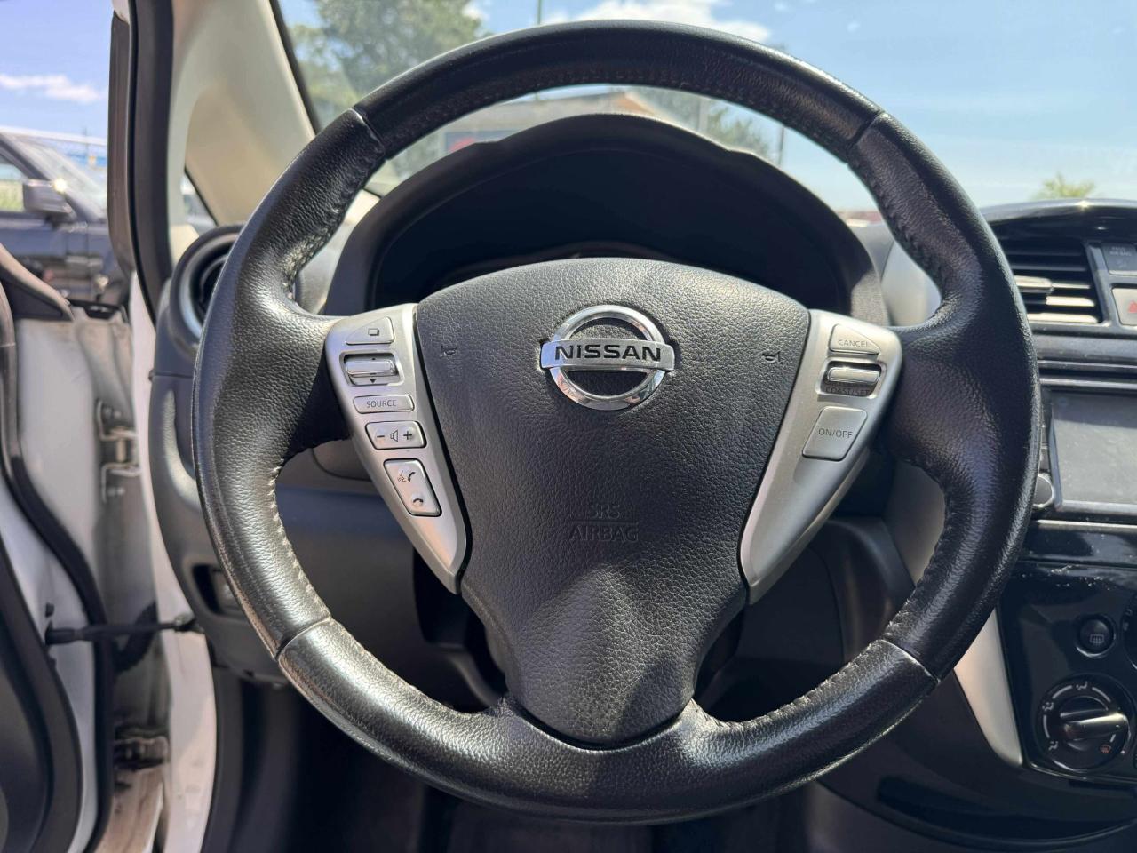 2016 Nissan Versa Note SL - Photo #10