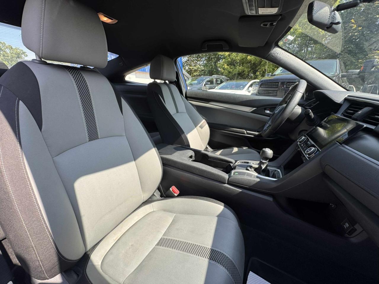 2017 Honda Civic 2dr Man LX - Photo #8