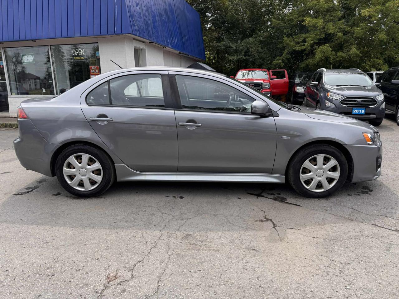 2017 Mitsubishi Lancer ES - Photo #8