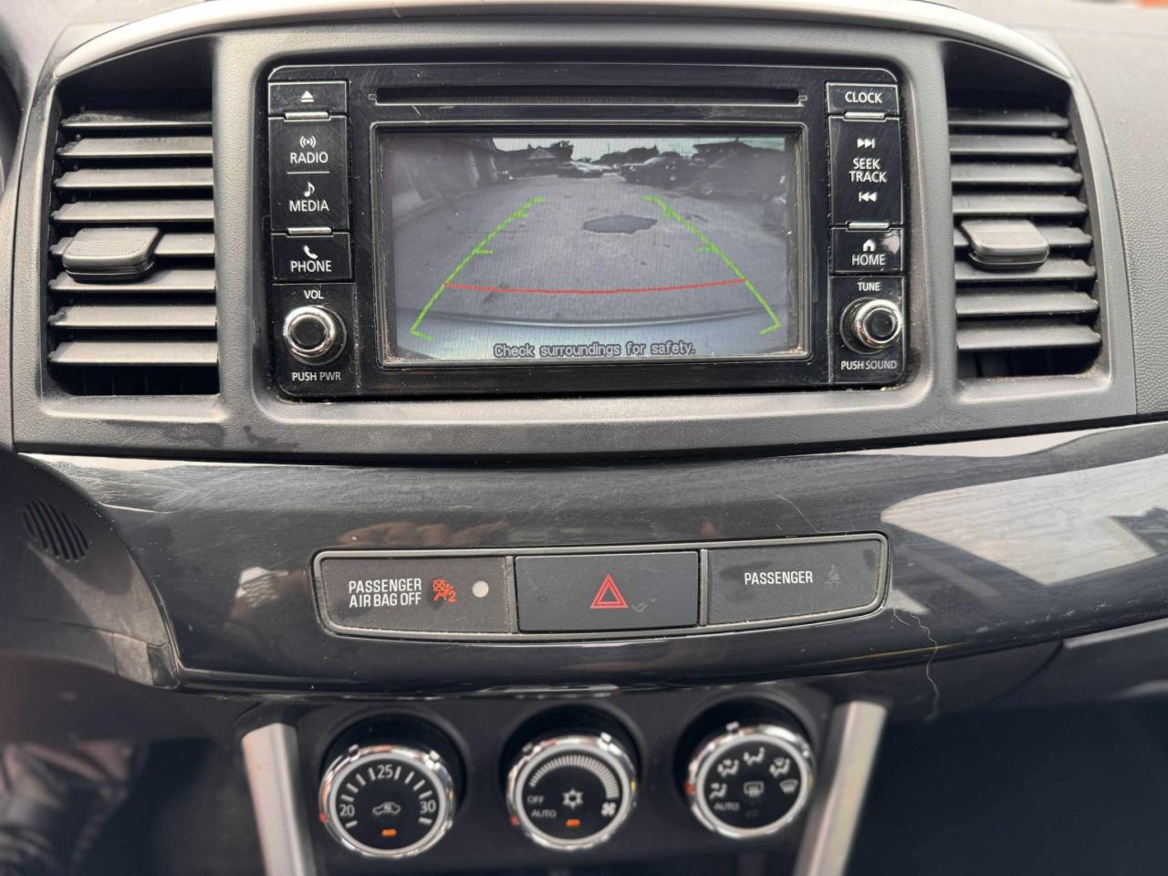 2017 Mitsubishi Lancer ES - Photo #17