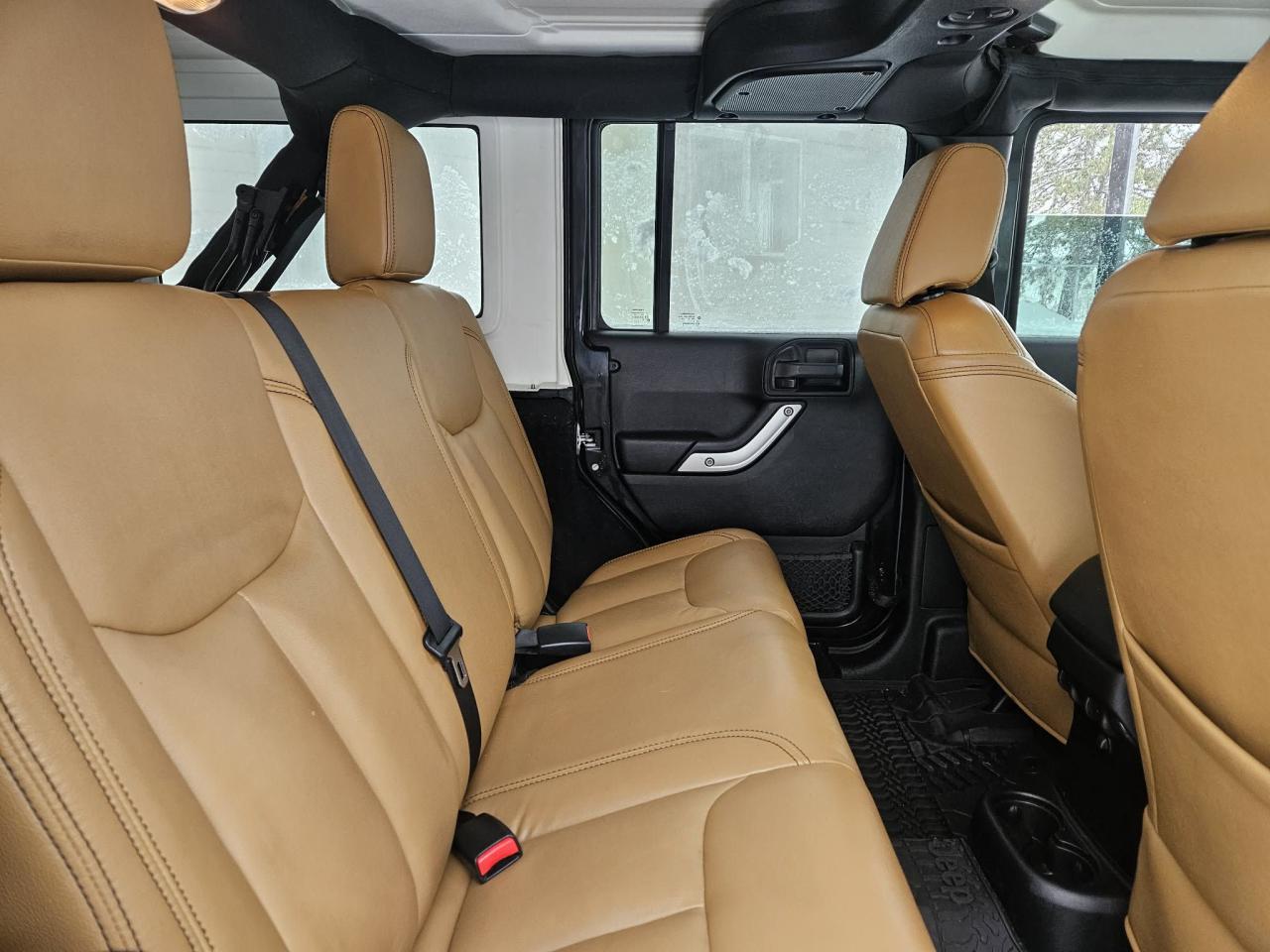 2016 Jeep Wrangler Unlimited Sahara 4WD Photo