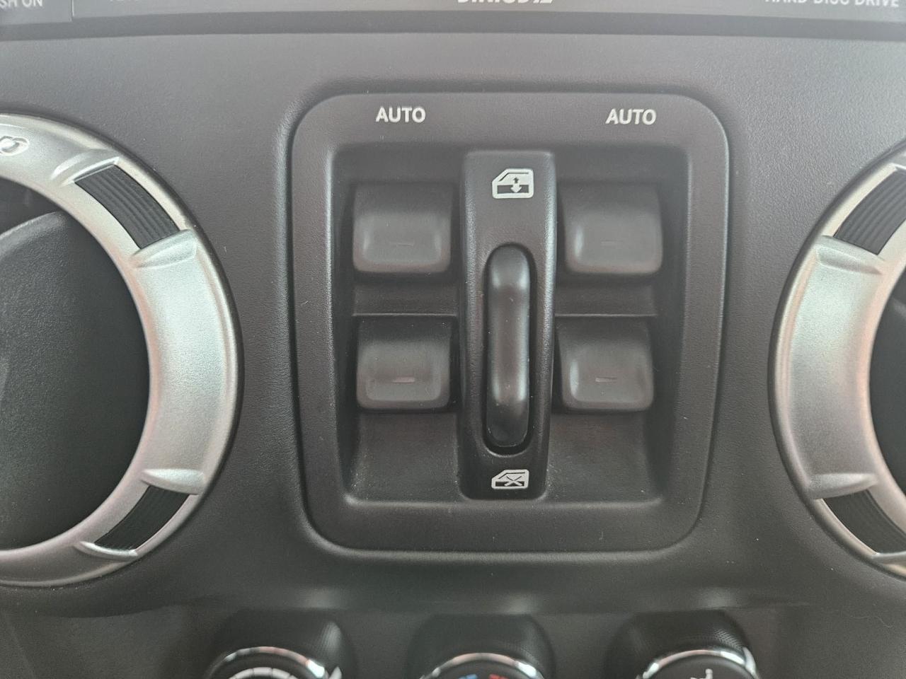 2016 Jeep Wrangler Unlimited Sahara 4WD Photo