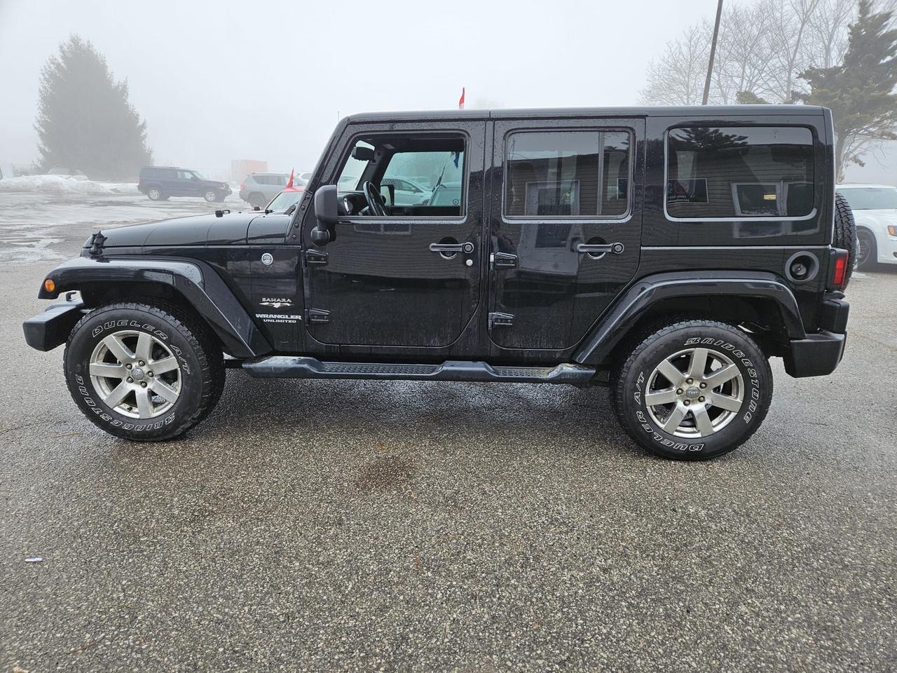 2016 Jeep Wrangler 4WD 4DR SAHARA Photo3