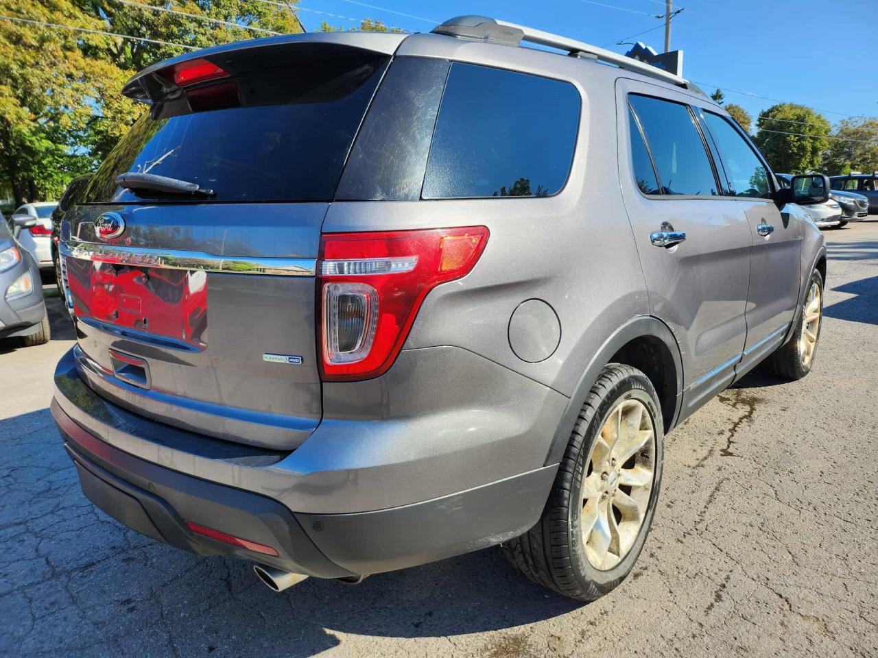 2013 Ford Explorer 4WD 4dr XLT Photo2