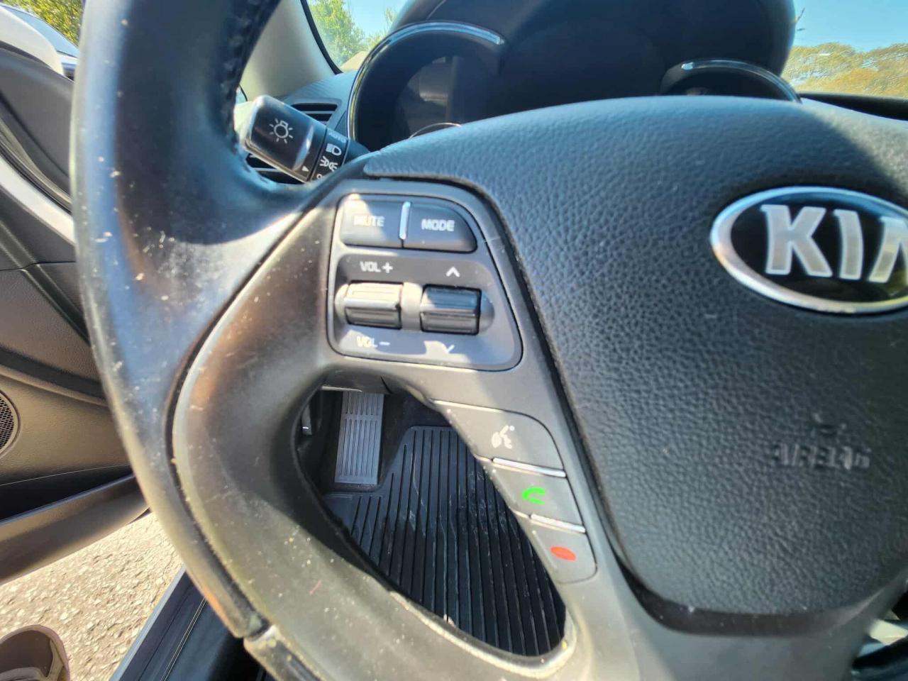 2016 Kia Forte EX - Photo #17