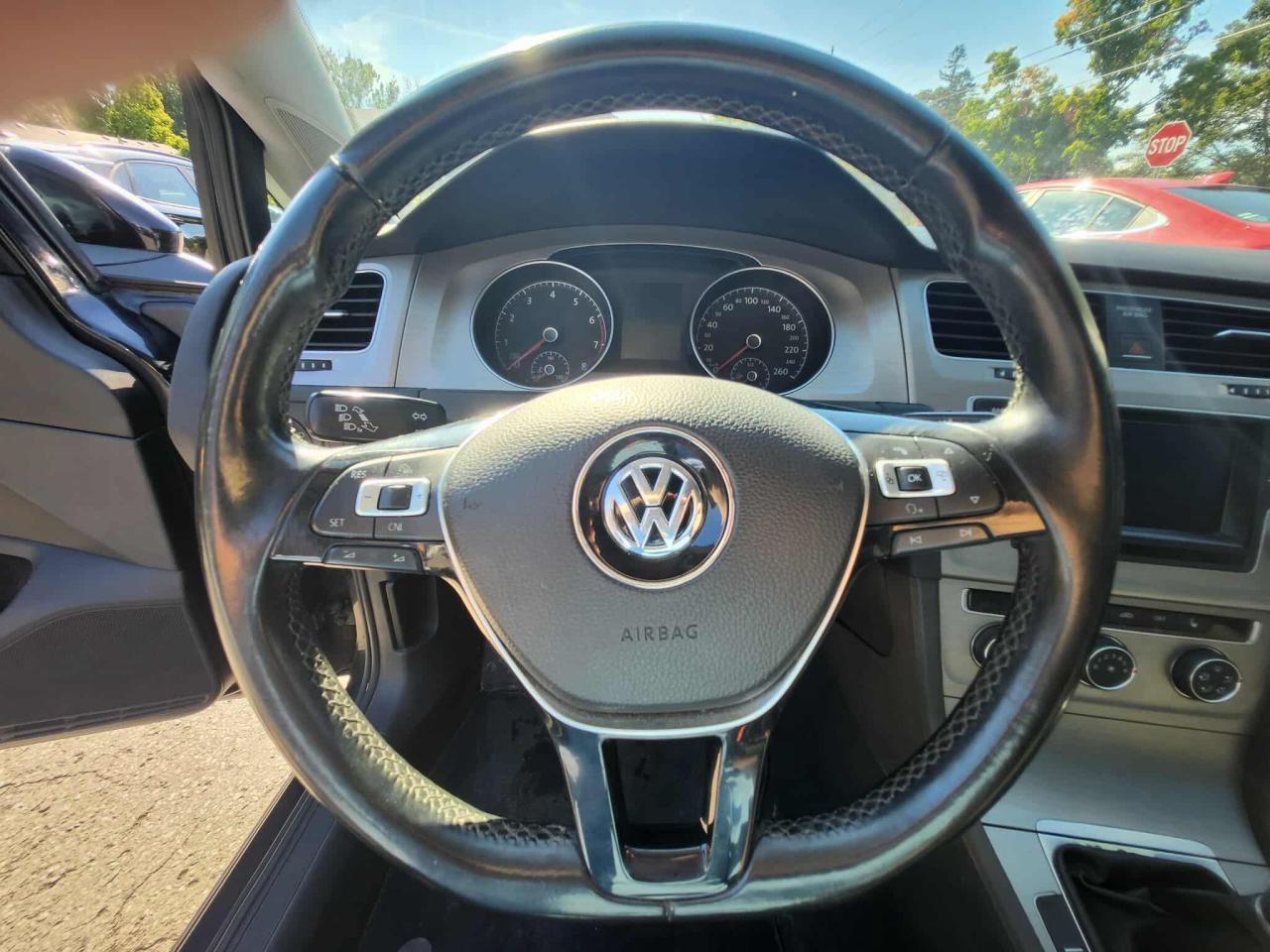 2015 Volkswagen Golf 3DR HB MAN 1.8 TSI TRENDLINE - Photo #12