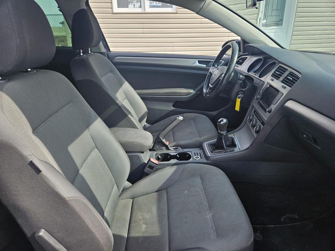 2015 Volkswagen Golf 3DR HB MAN 1.8 TSI TRENDLINE Photo