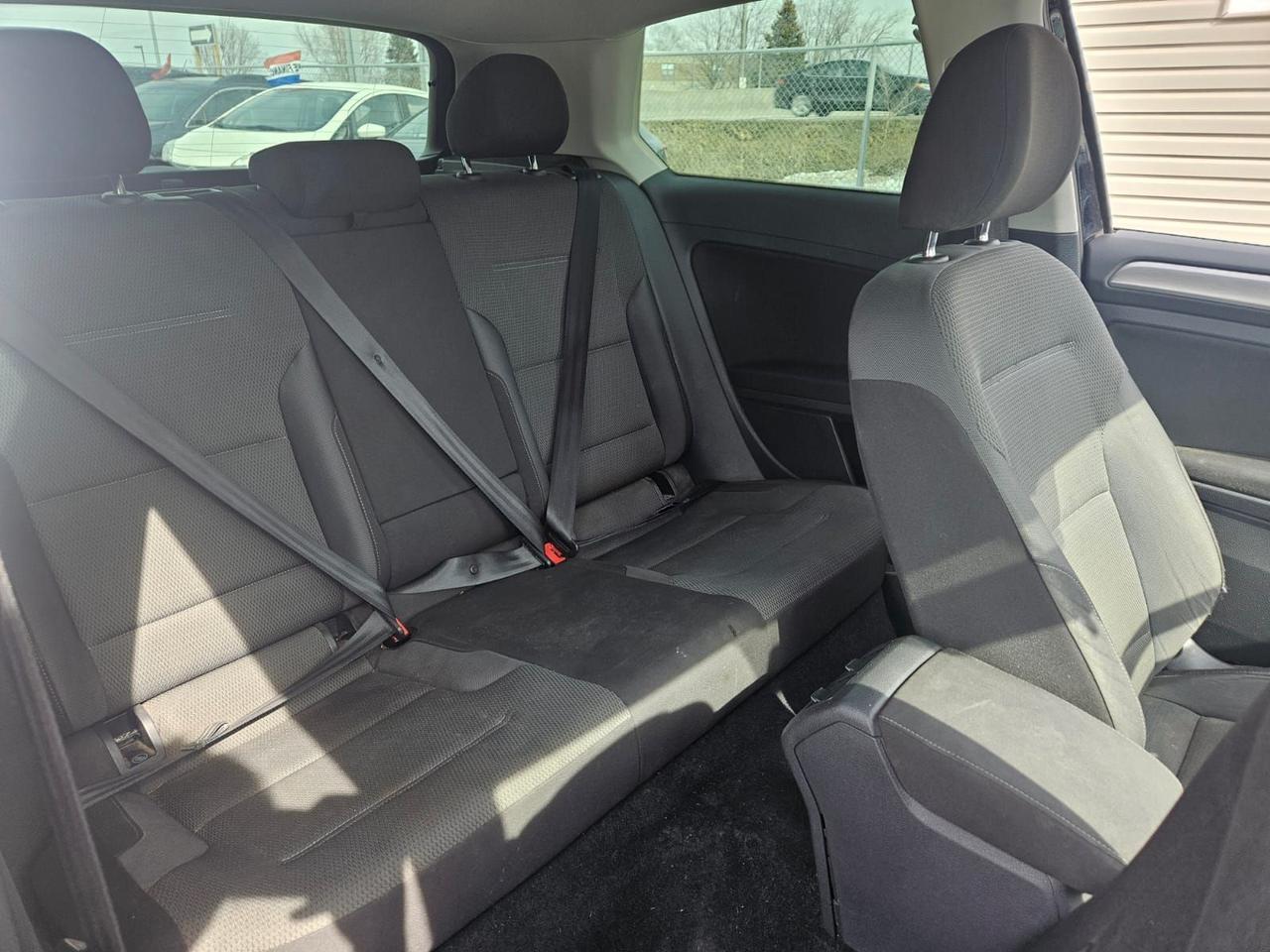 2015 Volkswagen Golf 3DR HB MAN 1.8 TSI TRENDLINE Photo