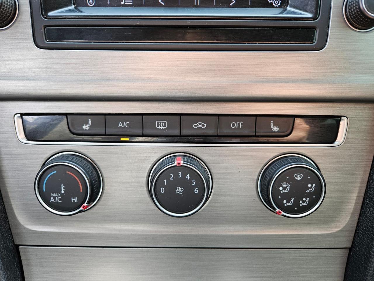 2015 Volkswagen Golf 3DR HB MAN 1.8 TSI TRENDLINE Photo