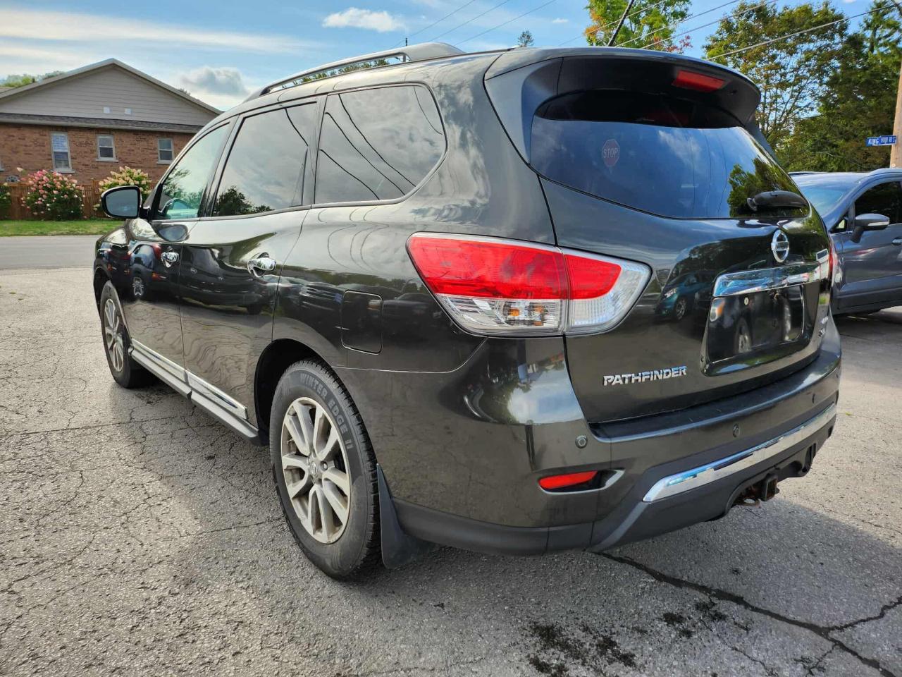 2015 Nissan Pathfinder 4WD 4dr SV Photo4