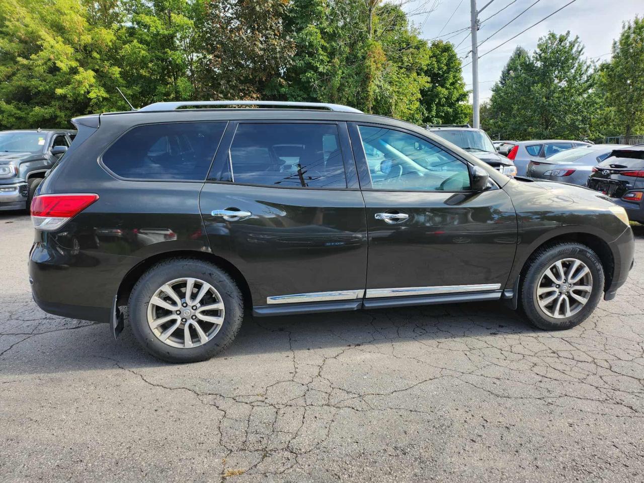 2015 Nissan Pathfinder 4WD 4dr SV - Photo #4