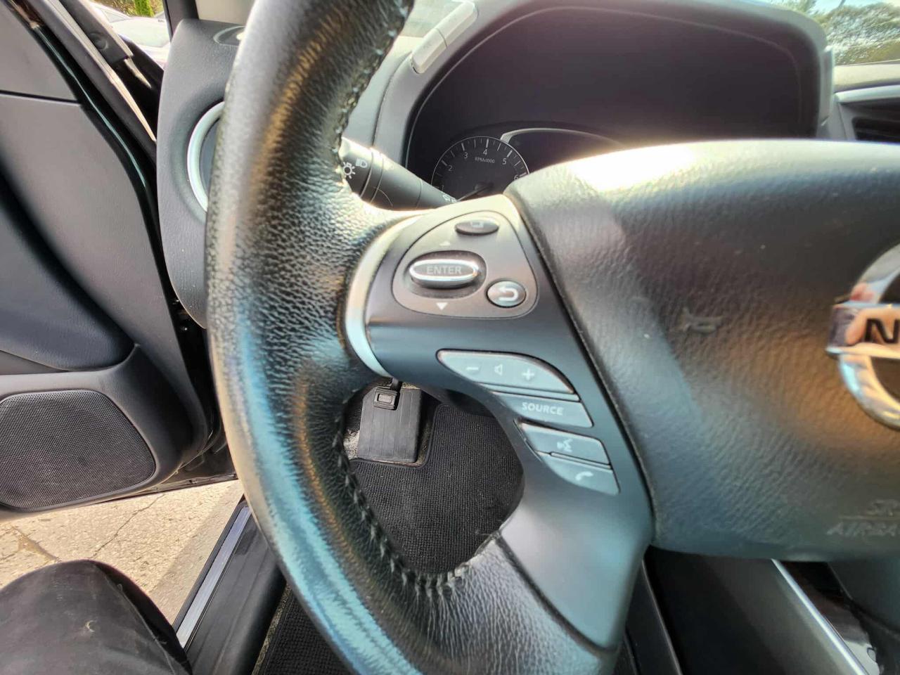 2015 Nissan Pathfinder 4WD 4dr SV - Photo #9