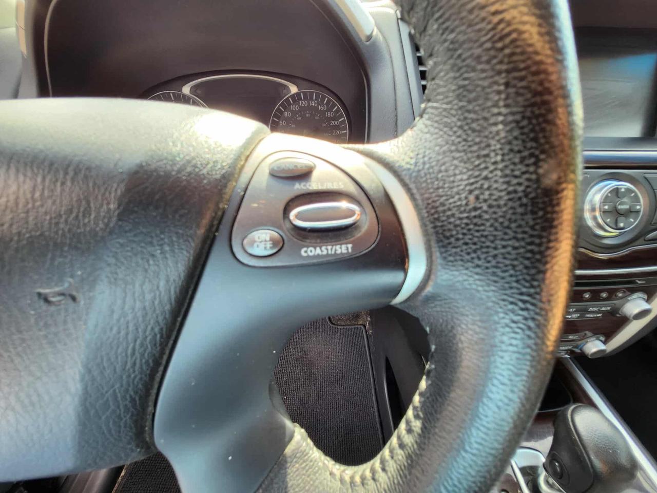 2015 Nissan Pathfinder 4WD 4dr SV - Photo #12