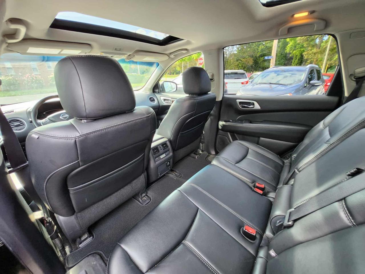 2015 Nissan Pathfinder 4WD 4dr SV - Photo #16