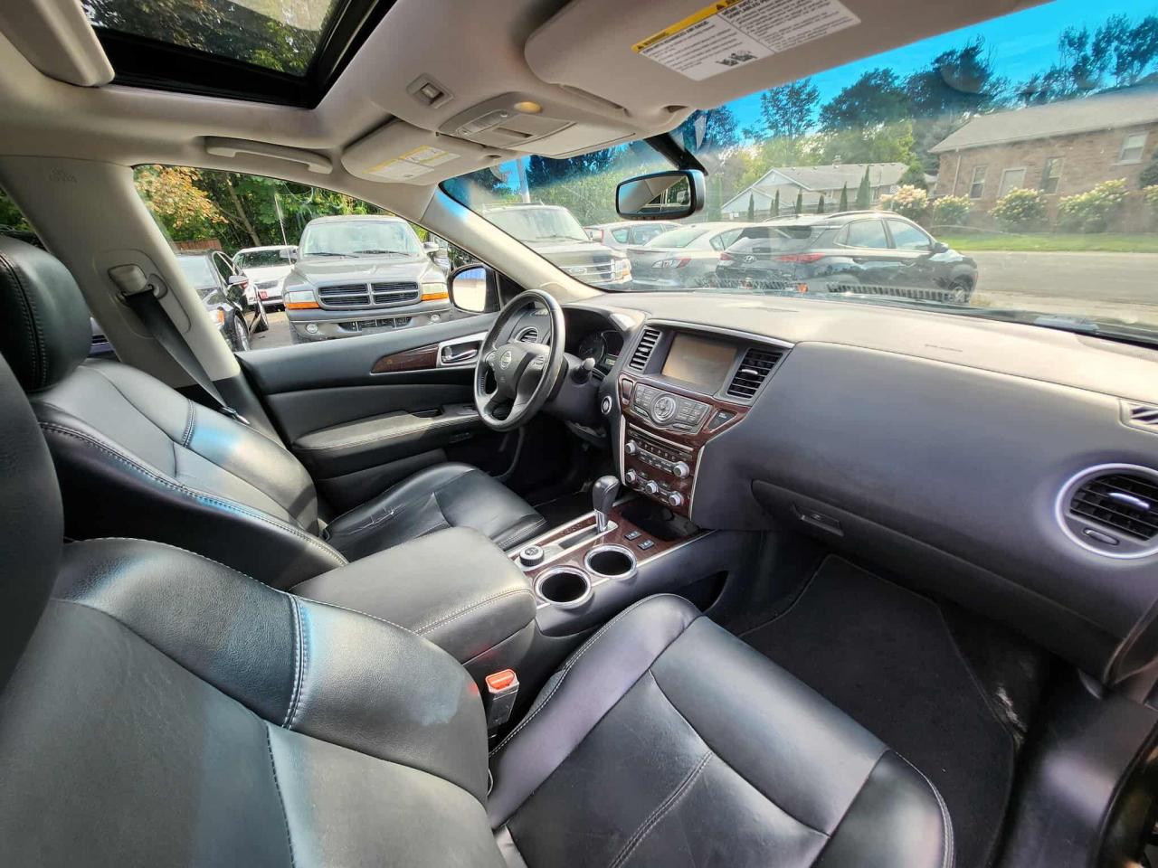 2015 Nissan Pathfinder 4WD 4dr SV - Photo #20