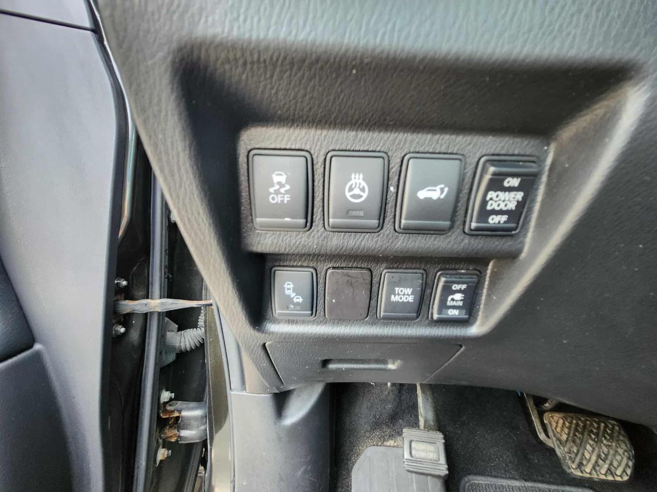 2015 Nissan Pathfinder 4WD 4dr SV - Photo #24