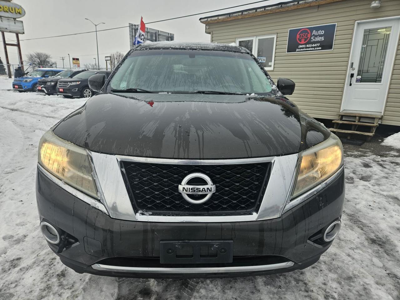 2015 Nissan Pathfinder SV Photo