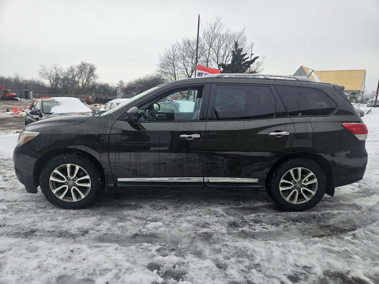 2015 Nissan Pathfinder SV Photo