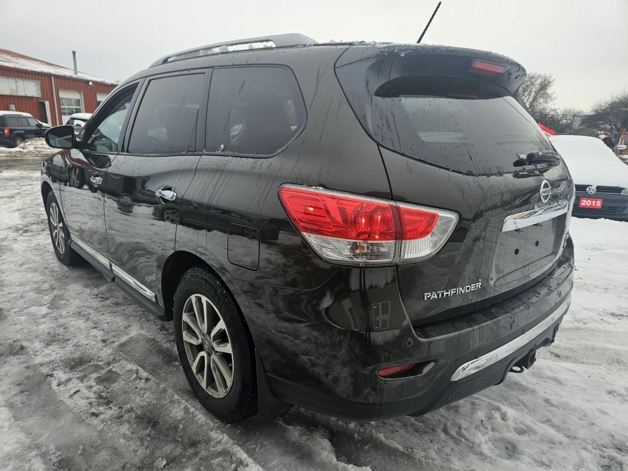 2015 Nissan Pathfinder SV Photo