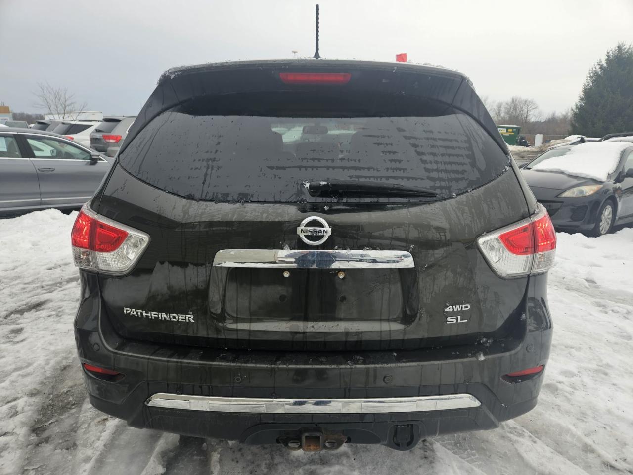 2015 Nissan Pathfinder SV Photo