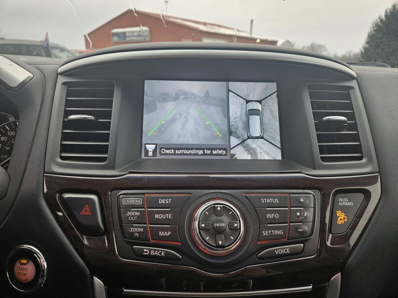 2015 Nissan Pathfinder SV Photo