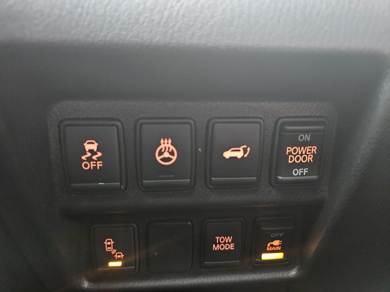 2015 Nissan Pathfinder SV Photo