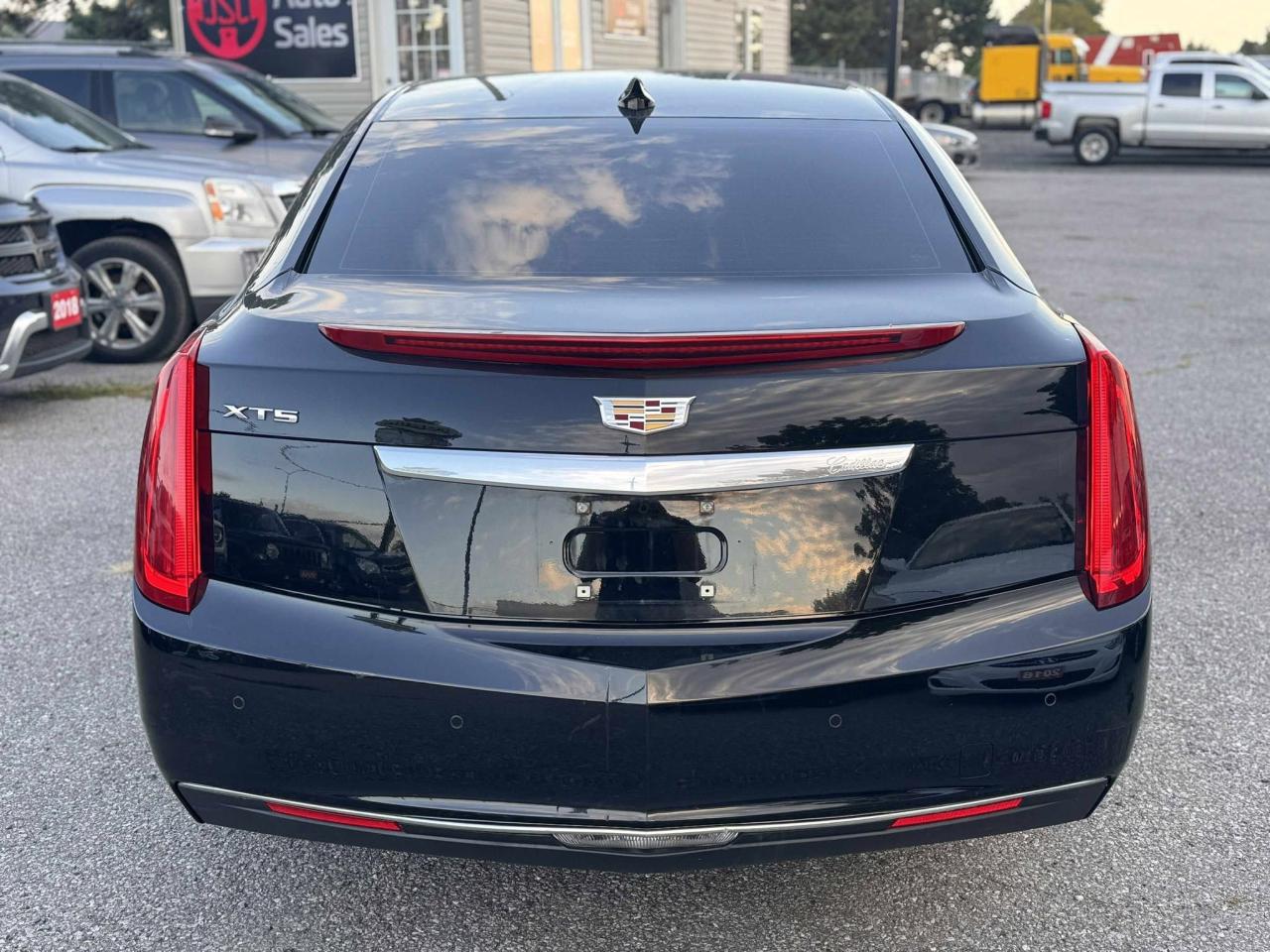 2016 Cadillac XTS  - Photo #5