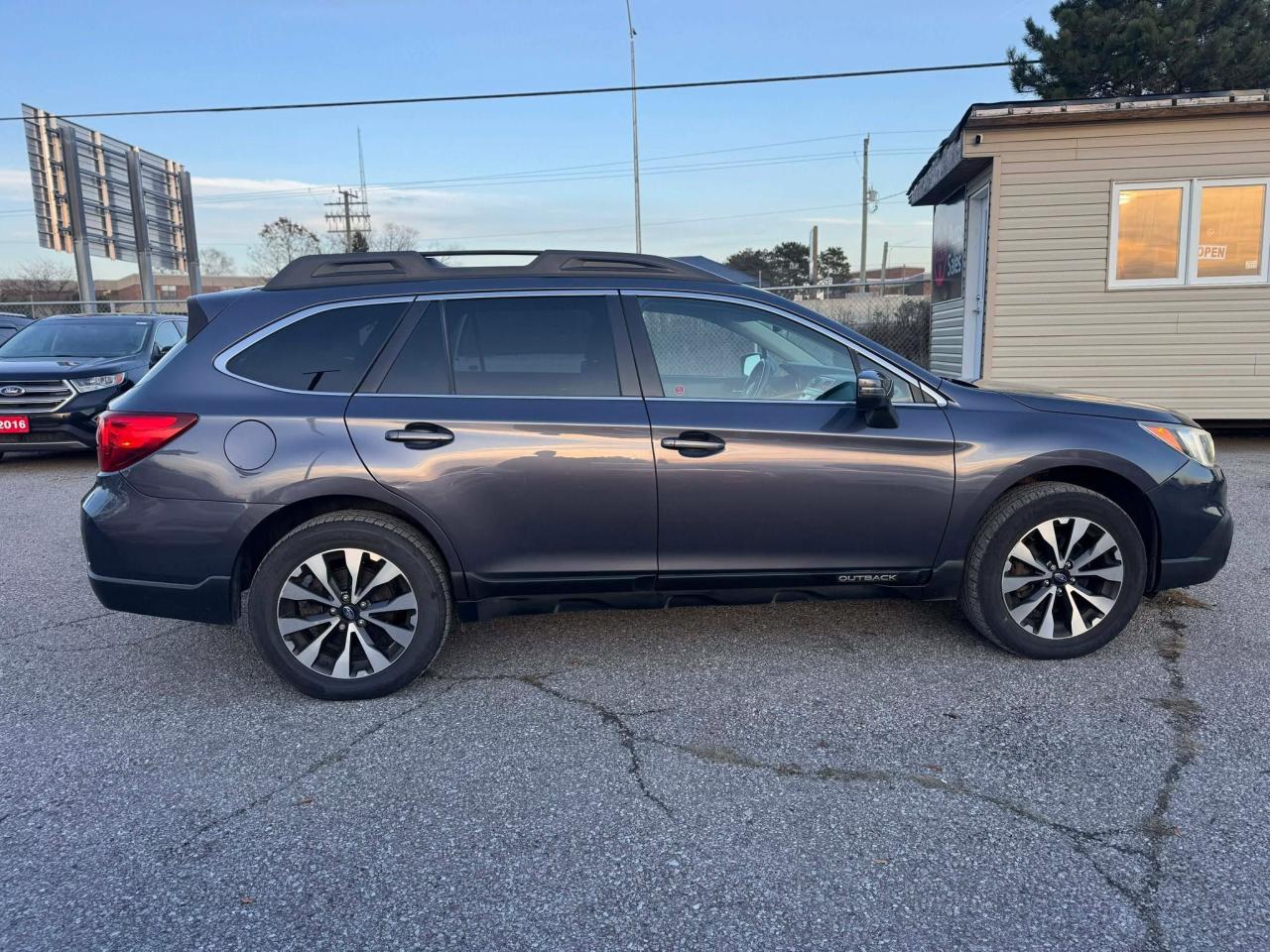 2016 Subaru Outback 2.5i w/Limited Pkg Photo