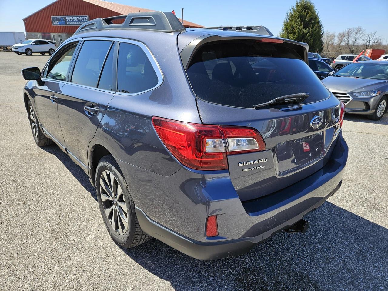2016 Subaru Outback 2.5i w/Limited Pkg Photo4